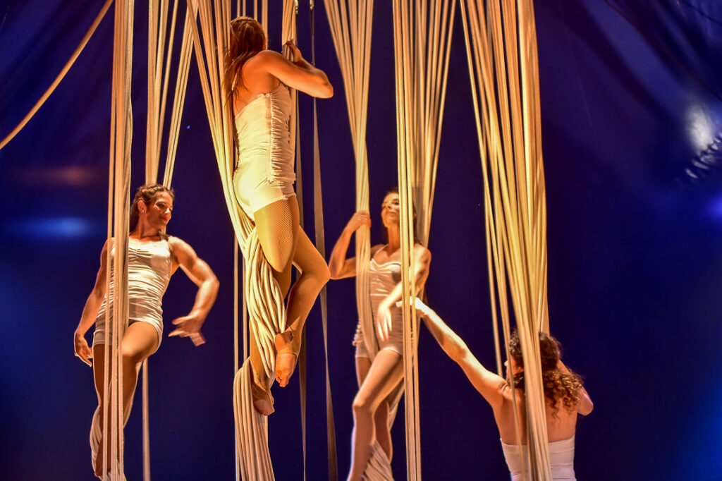 Mit Lunatique präsnetiert der franzäsische Regisseur Frédéric Zipperlein eine neue phantastische Show voller Augenblickr. ©2018 Volker Watschounek