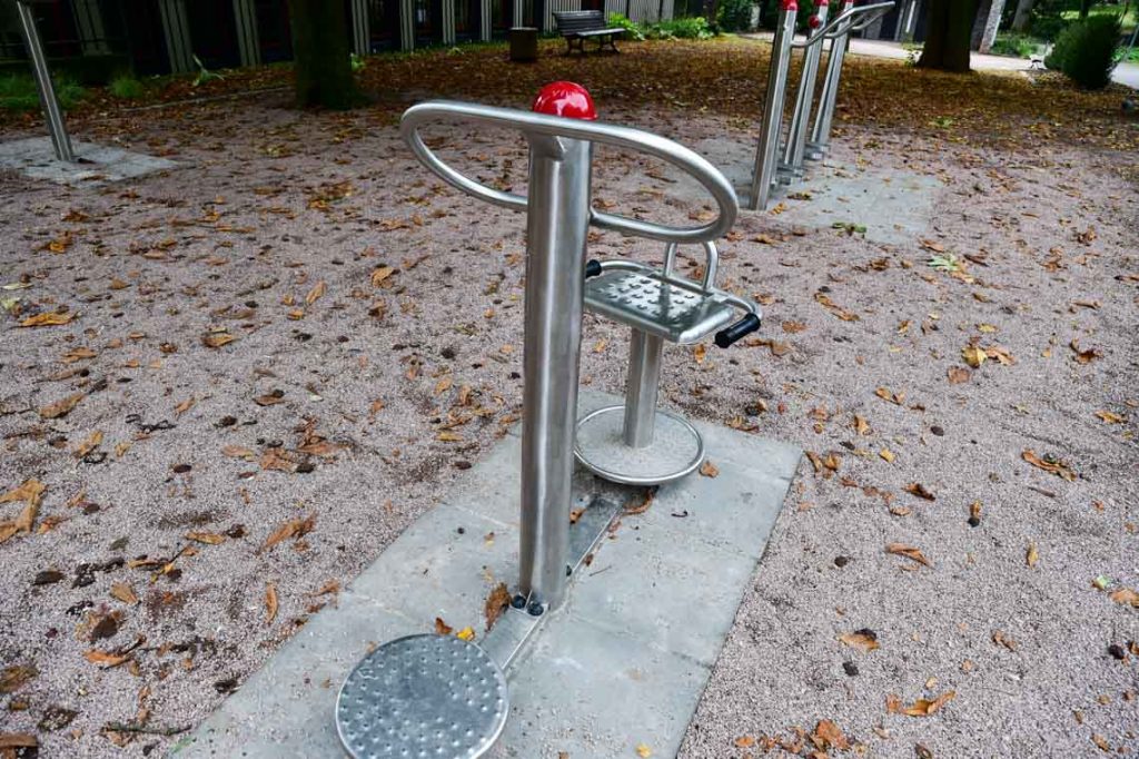 Fitnessgeräte ma Warmen Damm @2019 Volker Watschounek
