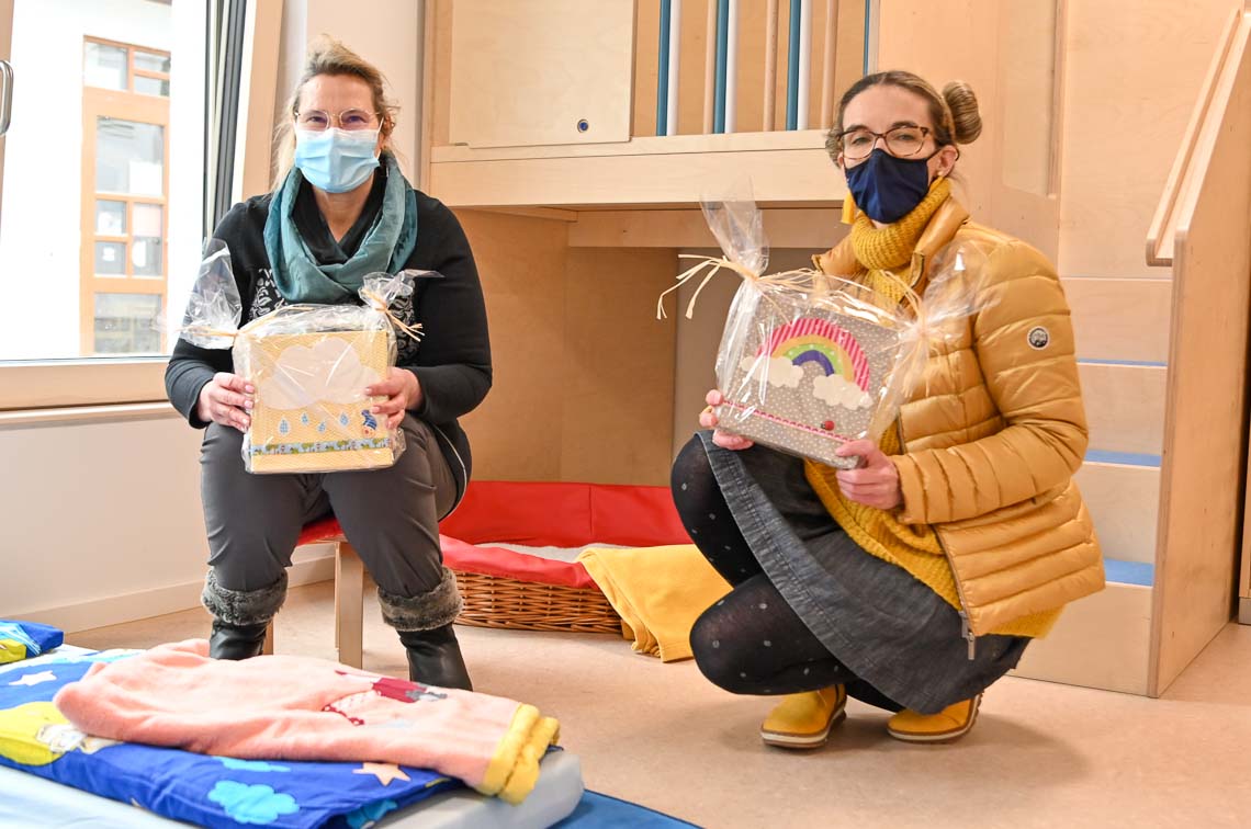 Kita-Leiterin Heike Marx (li) und zusammen mit der stellvertreterin Inga Becker. ©2021 Volker Watschounek