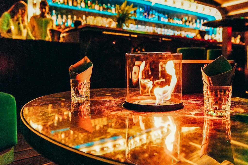 Bar nullsechsneun roofgarden in Frankfurt