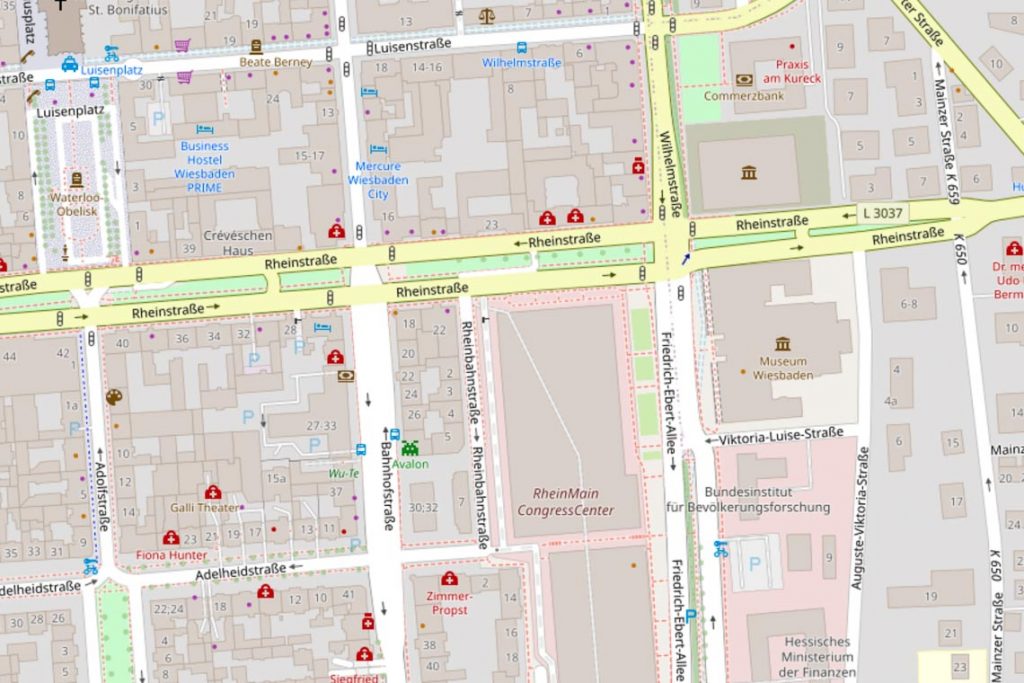Karte zeigt Kreuzungsbereich Rheinstraße/Bahnhofstraße ©2024 Openstreeetmap