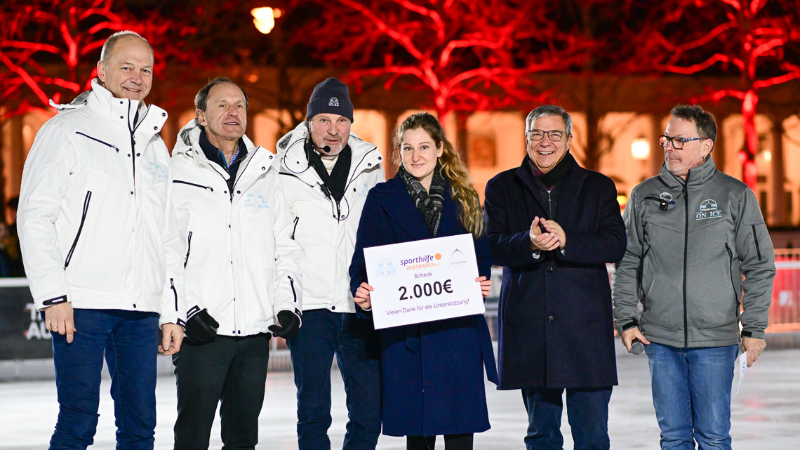 v.l. Dr. Gerhard Obermayr, Dr. Andreas Fillmann, Andreas Steinbauer, Deniz Dalgicdir (Ice Academy), OB Gert-Uwe Mende, Christian Scheler (Moderator Abschluss-Show).