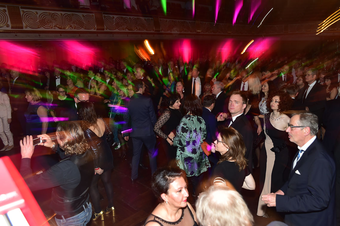 Silvesterparty-in-Wiesbaden-Vom-Kurhaus-bis-zum-Kesselhaus