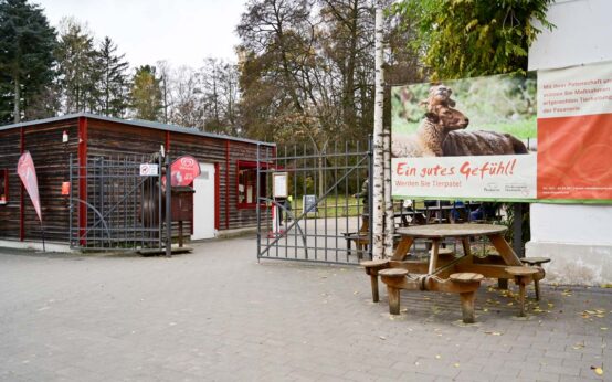 Eingang Tier- und Pflanzenpark Fasanerie.