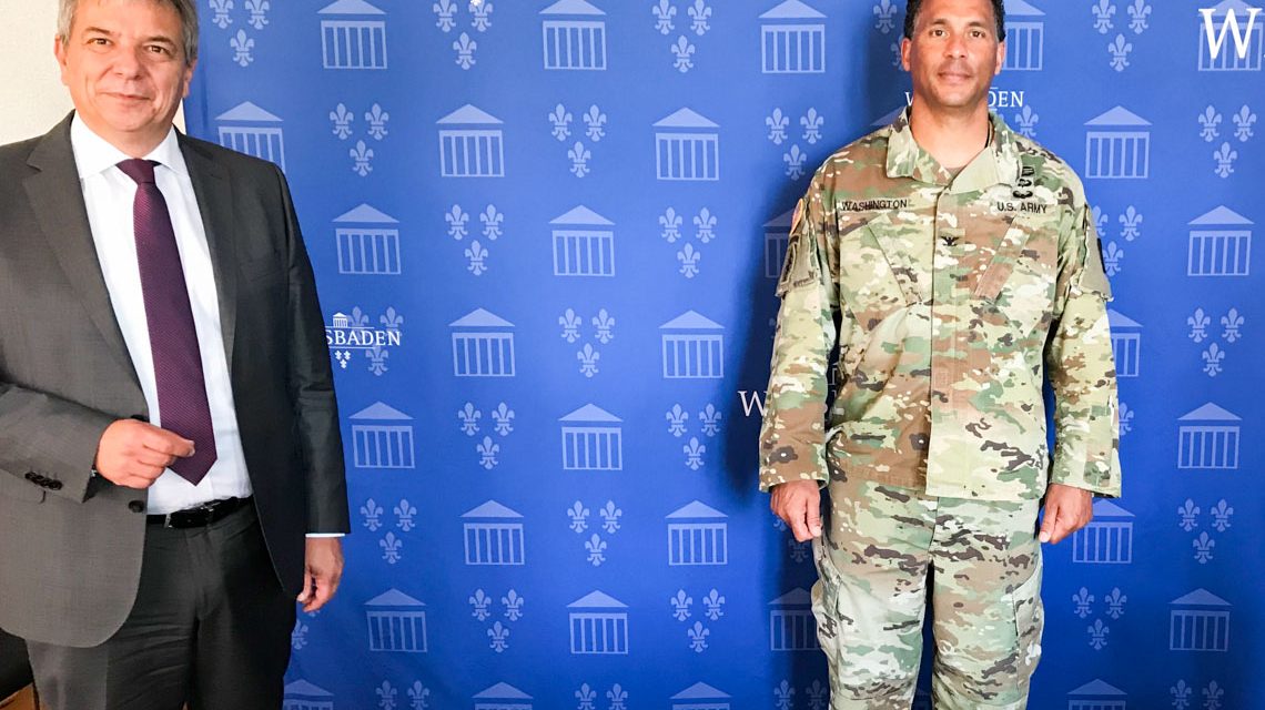 Gert-Uwe Mende und Col. Mario Washington