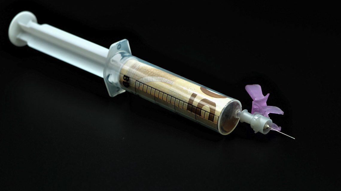 Geldspritze ©2020 Jeyaratnam Caniceus auf Pixabay