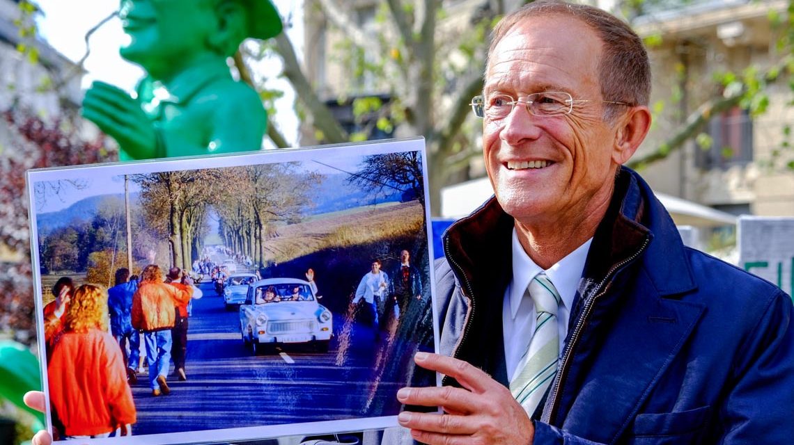 30 Jahre Deutsche Einheit: Staatsminister Wintermeyer eröffnet Fotoausstellung und ehrt Sieger des Wettbewerbs