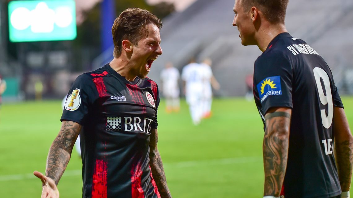 Mit dem Treffer zum 1:0 sichert Phillip Tietz dem SV Wehen Wiesbaden den Einzug in die 2. Hauotrunde des DFB Pokal.