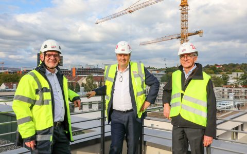 Baustellenbegehung Grüne Mitte, v.l.n.r. Ulrich Weinmann, Vorstandsmitglied Ed. Züblin AG, SOKA-BAU-Vorstand Gregor Asshoff, Johannes Graf, Technischer Direktionsleiter Direktion Mitte Ed. Züblin AG
