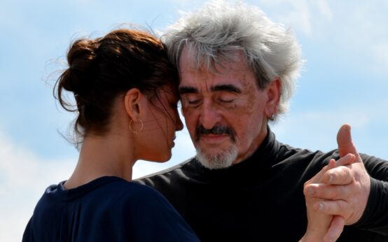 Musikbibliothek, Tango ©2020 fsHH auf Pixabay