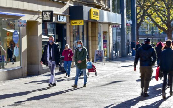 Wiesbadener Fußgängerzone Foto: Volker Watschounek