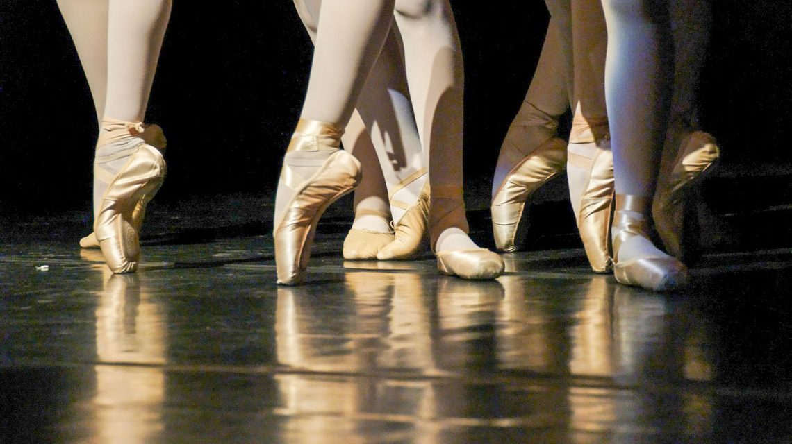 Bryan Arias erhält den »DER FAUST« 2020 für seine Produktion »29 May 1913« Foto: Eric Blochet auf Pixabay