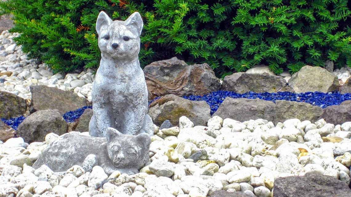 Leben im blühenden Vorgarten