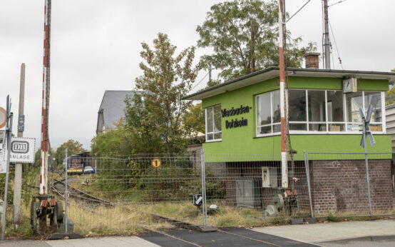 Bahnhof / Bahnübergang Wiesbaden Dozuheim