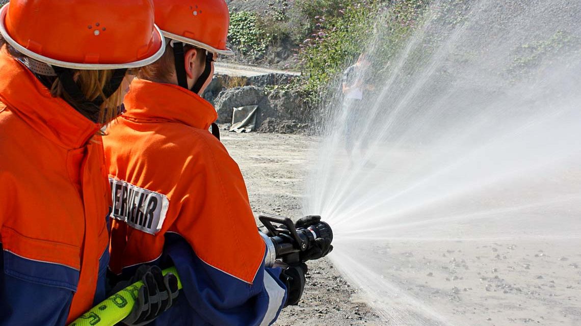 Jugendfeuerwehr bei der Übung ©2021 FFBretzfeld / Pixabay