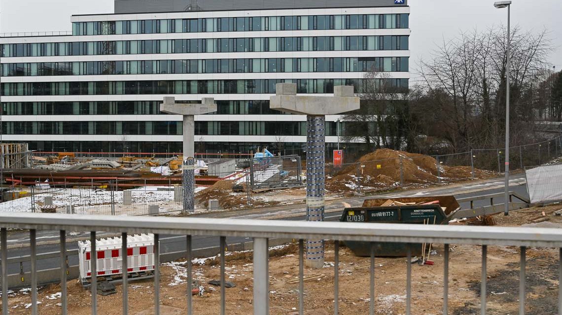 Fußgängerbrücke Berliner Straße befindest sich im Bau.