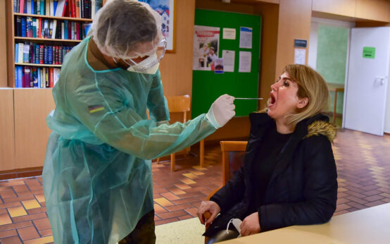 Anitgen Schnelltest in einer Pflegeeinrichtung, dem Moirtz-Lange Haus. ©2021 Volker Watschounek