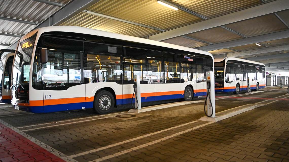 56 Ladestationen und neue Batteriebusse mit größerer Reichweite für ESWE Verkehr