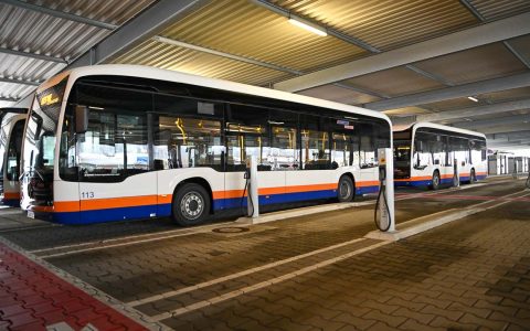 56 Ladestationen und neue Batteriebusse mit größerer Reichweite für ESWE Verkehr