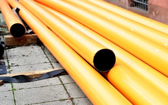 Anschluss des Gymnasiums Am Mosbacher Berg an die klimafreundliche Fernwärme-Versorgung.