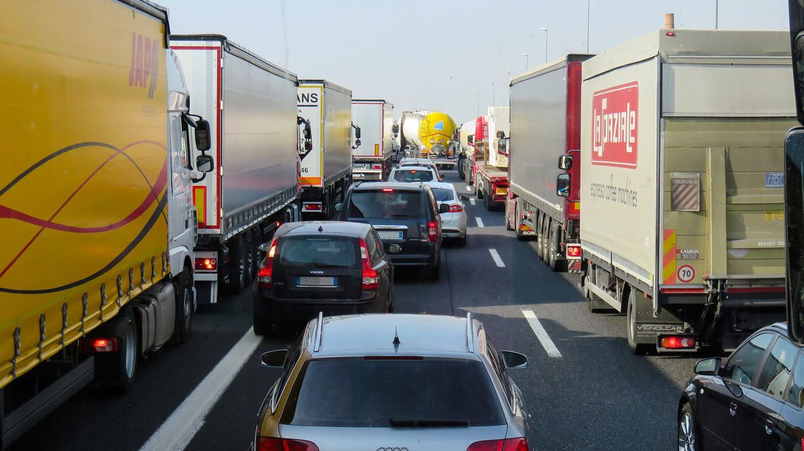Stauwelle, Stau auf der Autobahn, Stauprognose für Fronleichnam