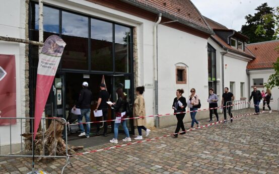 Die Natur lockt, doch nicht jeder kann einfach so rein. Der Zugang zur Fasanerie wird über ein Negativachweis und kein E-Ticketing. System gesteuert. Ticket gibt es online und an der Touristinfo.