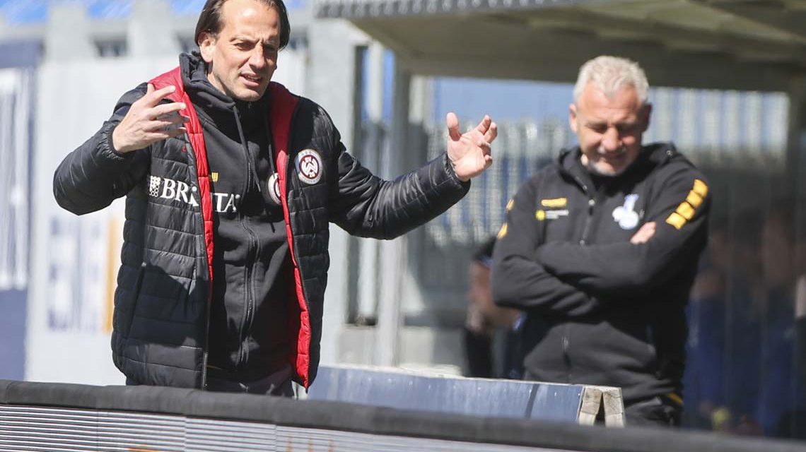 Fussball - 3. Liga - SV Wehen Wiesbaden - MSV Duisburg - 25.04.21 Trainer Rüdiger Rehm (SVWW)