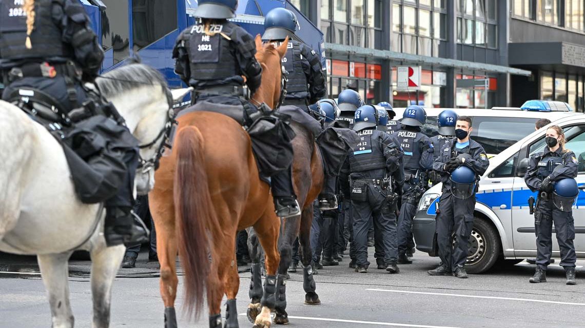 Querdenker Demo in Wiesbaden