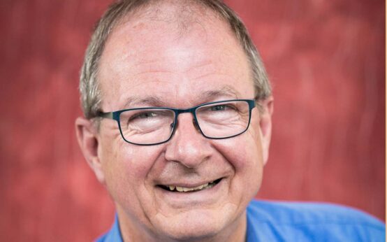 Foto: Pfarrer Martin Fromme wechselt von der Marktkirche nach Biebrich. Am Ostermontag wird er verabschiedet. Foto ©2021 Axel Sawert