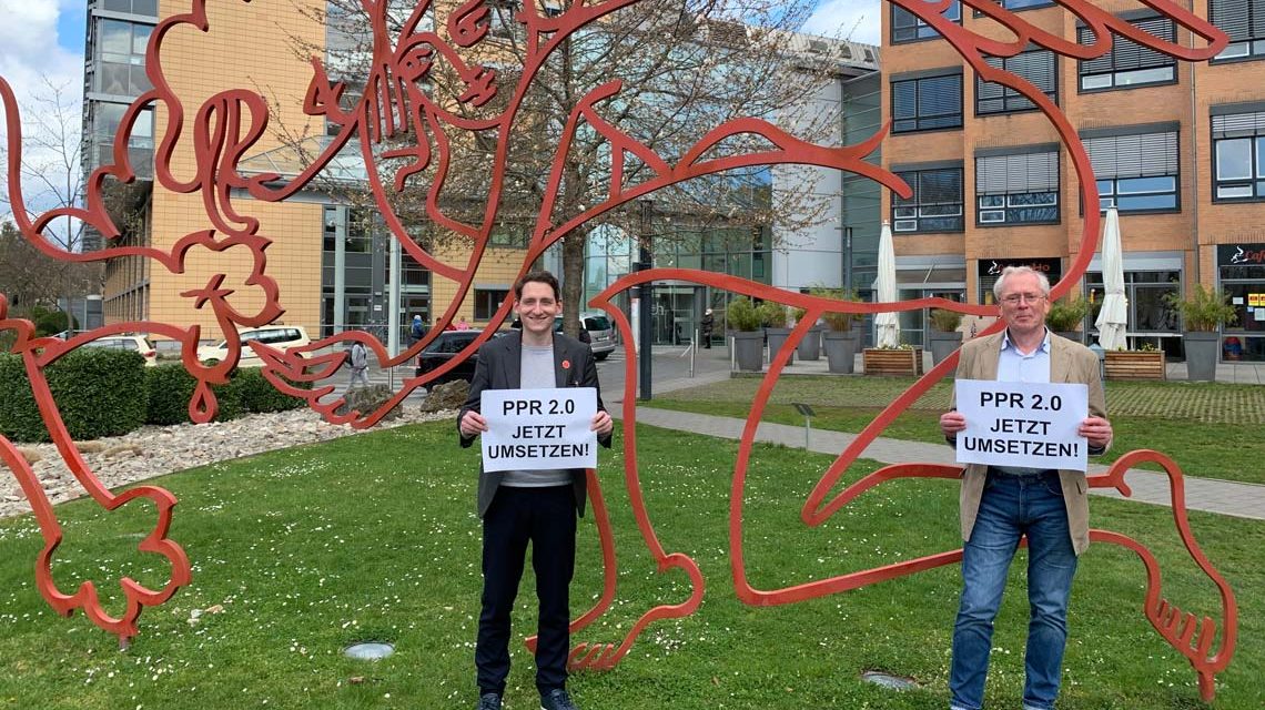 Arne Evers und Winfried Marchner vor dem JoHo