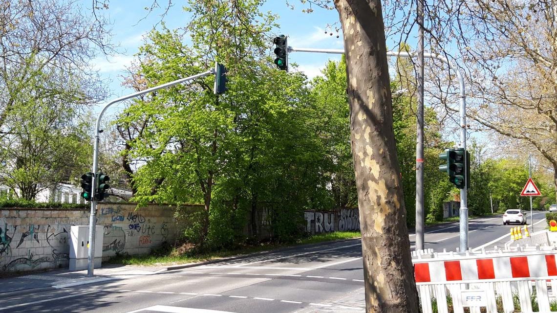 Neue Fußgängerampel am Moltkering