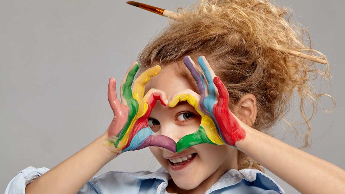 ESWE Wasserglas: Ran an die Farben: ESWE Versorgung ruft alle Schülerinnen und Schüler auf, das Sammelglas für die diesjährige Rheingauer Weinwoche zu gestalten.