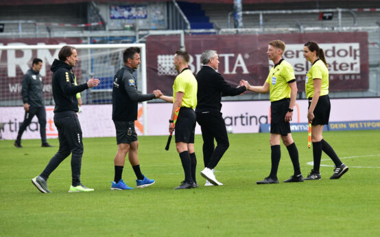 Trainer Rüdiger Rehm und Sportdirektir Christisn Hock nach dem Spiel gegen TSV 1860 München.