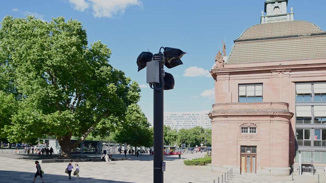 Viele Plätze in Wiesbaden sind Videoüberwacht. Kameras stehen unter anderem…