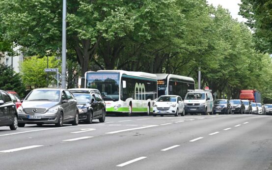 SEV-Pendelbusse, Verkehrschaos an der Biebicher Allee