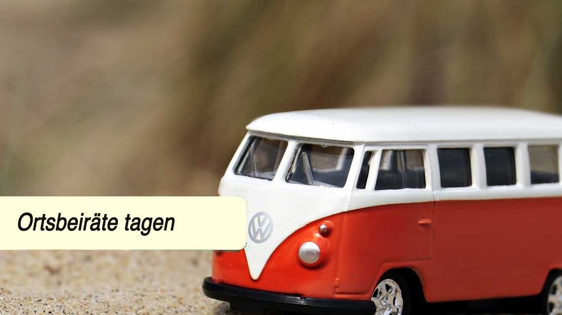 Spielzeug VW B us symbolisiert Shuttle-on-Demand-Service