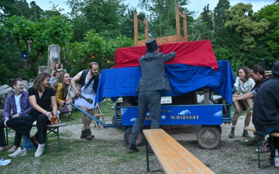 Wanderbühne auf Schloss Freudenberg