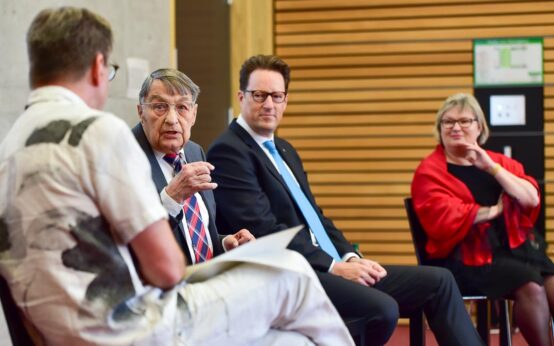 Michael May, Wolfgang Courtin, Thilo von Debschitz, Eva Waller Foto: Volker Watschounek