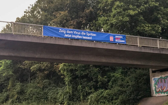 Zeig dem Virus dei Spritze