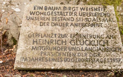 Gedenktafel vor seinem Haus in Bad Urach, Schwäbische Alb © Raimond Spekking / CC BY-SA 3.0