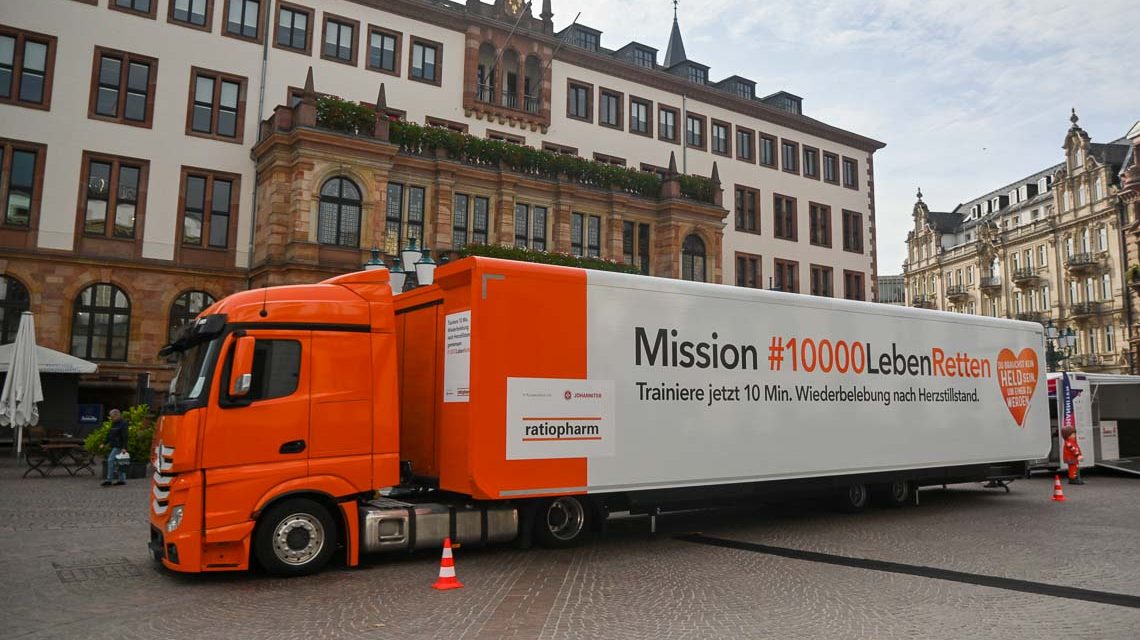 Erste Hilfe Truck auf dem Schlossplatz