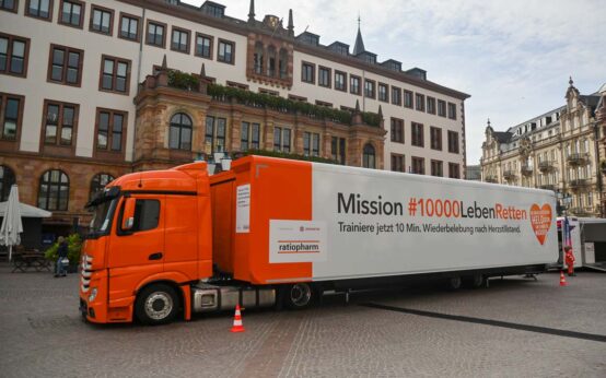 Erste Hilfe Truck auf dem Schlossplatz
