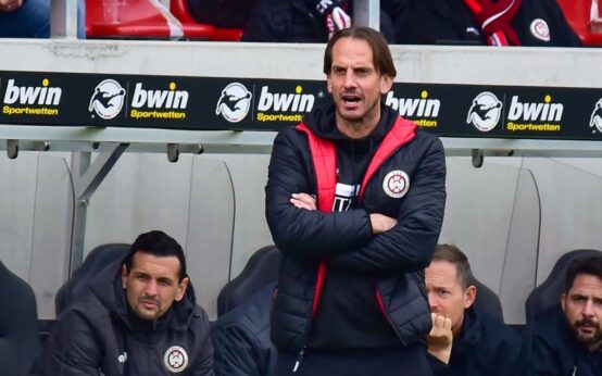 Rüdiger Rehm am Spielfeldrand