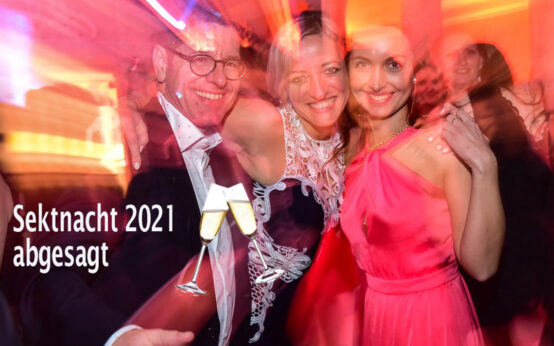 Party, tanzende Menschen bei der Henkell Seltnacht 2021