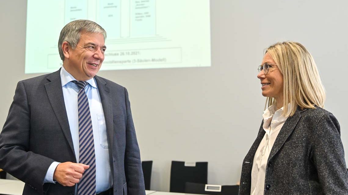 Jahrespressegespräch, Gert-Uwe mende und Bernadette Boot