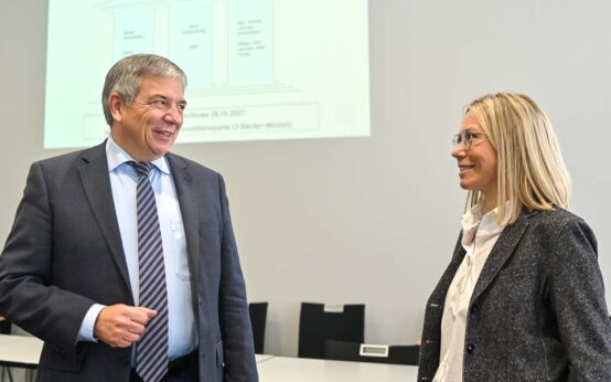 Jahrespressegespräch, Gert-Uwe mende und Bernadette Boot