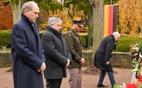 Volkstrauertag: Kranzniederlegung am Volkstrauertag ©2021