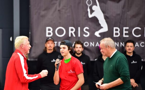 Boris Becker Tennis Academay, Boris becker interviewt einen Nachwuchsspieler