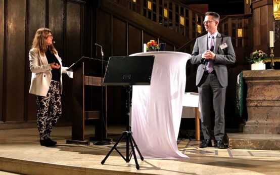 Projektleiterin Evelyne Wickop und IHK-Präsident Dr. Christian Gastl