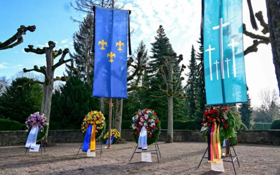Volkstrauertag, Niederlegung von Kränzen.